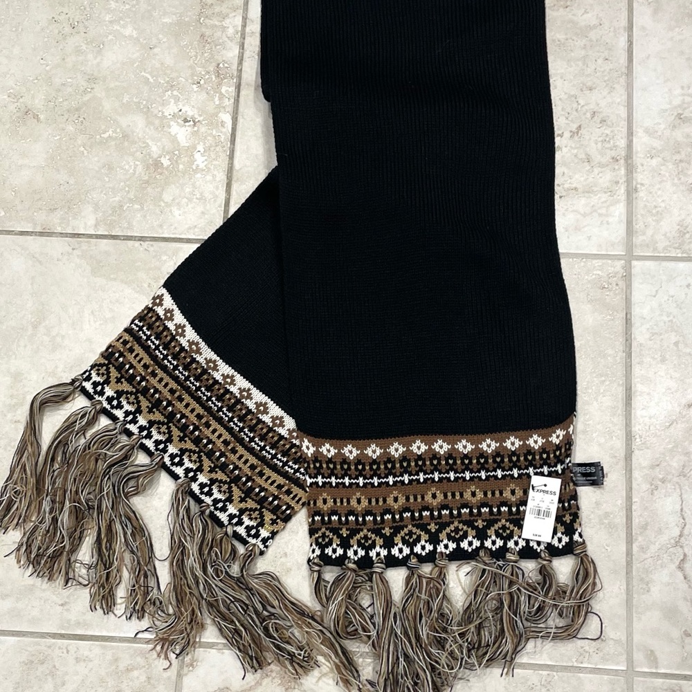 SALE! Express extra long knit scarf with fringe trim classic colors